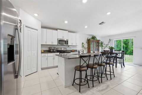 House in Lakeland, Florida 4 bedrooms, 179.86 sq.m. № 2207816 - photo 11