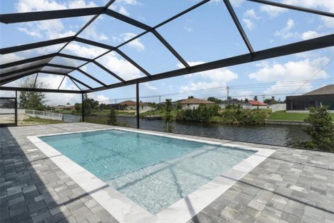 Villa ou maison à vendre à Cape Coral, Floride: 4 chambres, 190.08 m2 № 2224549 - photo 3