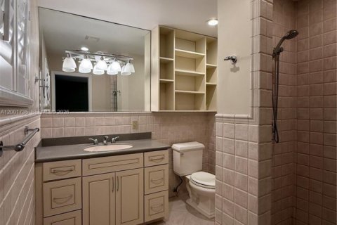 House in Miami, Florida 3 bedrooms, 225.29 sq.m. № 2065542 - photo 5