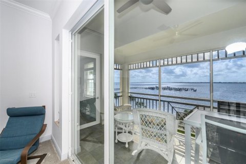 Condo in Punta Gorda, Florida, 3 bedrooms № 2214092 - photo 18