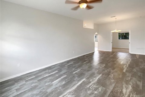 House in New Port Richey, Florida 3 bedrooms, 128.86 sq.m. № 1821391 - photo 29
