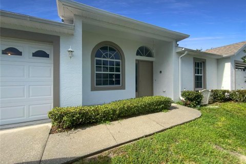 House in New Port Richey, Florida 3 bedrooms, 128.86 sq.m. № 1821391 - photo 13