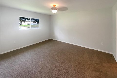 House in New Port Richey, Florida 3 bedrooms, 128.86 sq.m. № 1821391 - photo 5