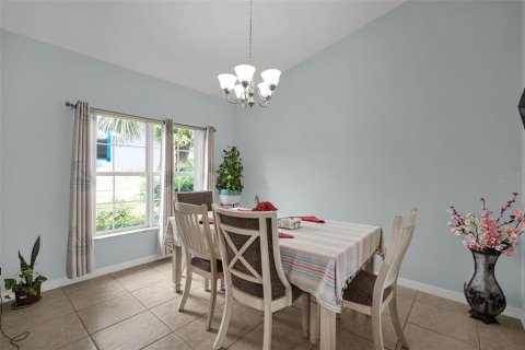 Villa ou maison à vendre à Kissimmee, Floride: 3 chambres, 138.42 m2 № 2349942 - photo 12