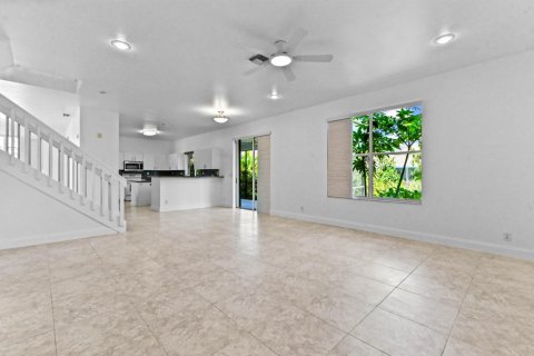 House in Boynton Beach, Florida 4 bedrooms, 267.74 sq.m. № 2088144 - photo 11