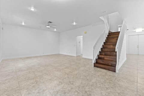 House in Boynton Beach, Florida 4 bedrooms, 267.74 sq.m. № 2088144 - photo 5