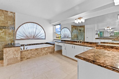 House in Boynton Beach, Florida 4 bedrooms, 267.74 sq.m. № 2088144 - photo 18