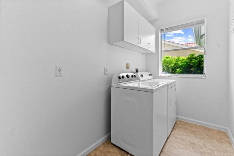 House in Boynton Beach, Florida 4 bedrooms, 267.74 sq.m. № 2088144 - photo 26