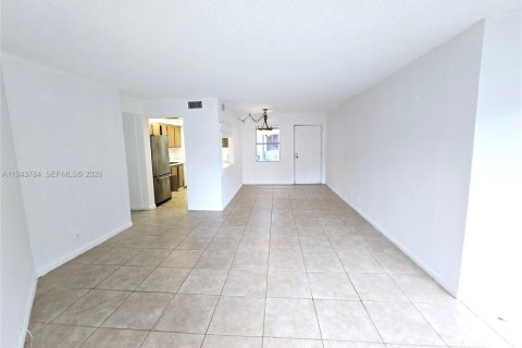 Condominio en venta en West Palm Beach, Florida, 1 dormitorio, 72 m2 № 2000805 - foto 2