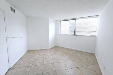 Condominio en venta en West Palm Beach, Florida, 1 dormitorio, 72 m2 № 2000805 - foto 4