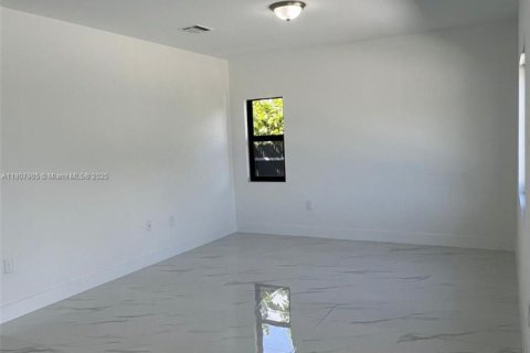 Propiedad comercial en venta en Miami, Florida, 222.97 m2 № 1967709 - foto 5