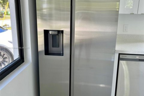 Propiedad comercial en venta en Miami, Florida, 222.97 m2 № 1967709 - foto 21