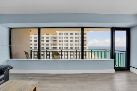 Condo in Fort Lauderdale, Florida, 2 bedrooms  № 1836654 - photo 15