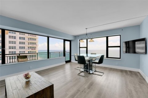 Condo in Fort Lauderdale, Florida, 2 bedrooms  № 1836654 - photo 2