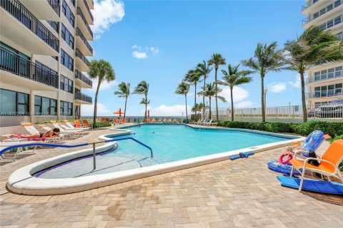 Condo in Fort Lauderdale, Florida, 2 bedrooms  № 1836654 - photo 18