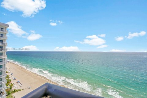 Condo in Fort Lauderdale, Florida, 2 bedrooms  № 1836654 - photo 14