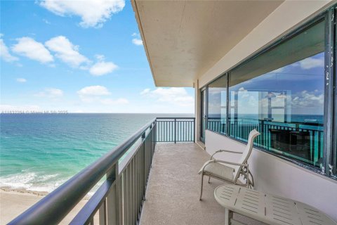 Condo in Fort Lauderdale, Florida, 2 bedrooms  № 1836654 - photo 16