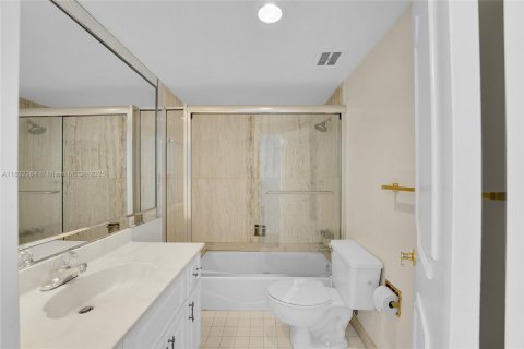 Condo in Fort Lauderdale, Florida, 2 bedrooms  № 1836654 - photo 11