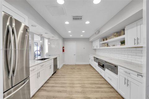 Condo in Fort Lauderdale, Florida, 2 bedrooms  № 1836654 - photo 23