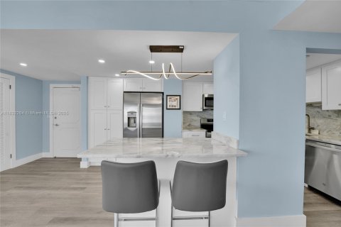 Condo in Fort Lauderdale, Florida, 2 bedrooms  № 1836654 - photo 7