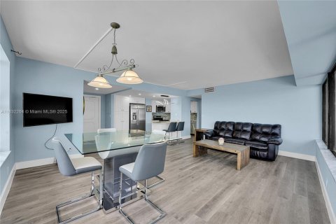 Condo in Fort Lauderdale, Florida, 2 bedrooms  № 1836654 - photo 4