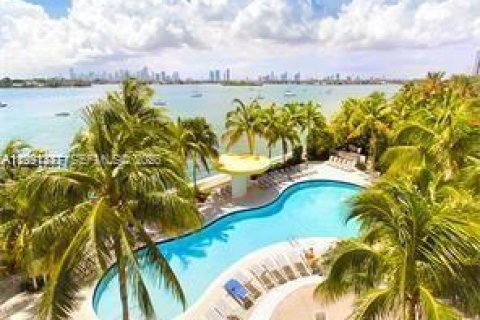 Condo in Miami Beach, Florida, 1 bedroom  № 2052244 - photo 17