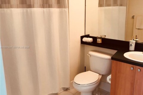 Condo in Miami Beach, Florida, 1 bedroom  № 2052244 - photo 9