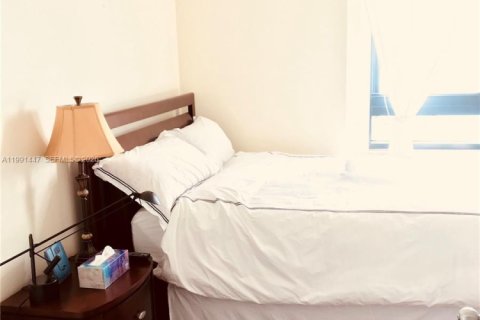 Condo in Miami Beach, Florida, 1 bedroom  № 2052244 - photo 8