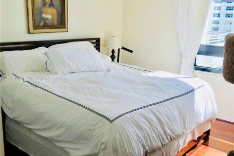 Condo in Miami Beach, Florida, 1 bedroom  № 2052244 - photo 6
