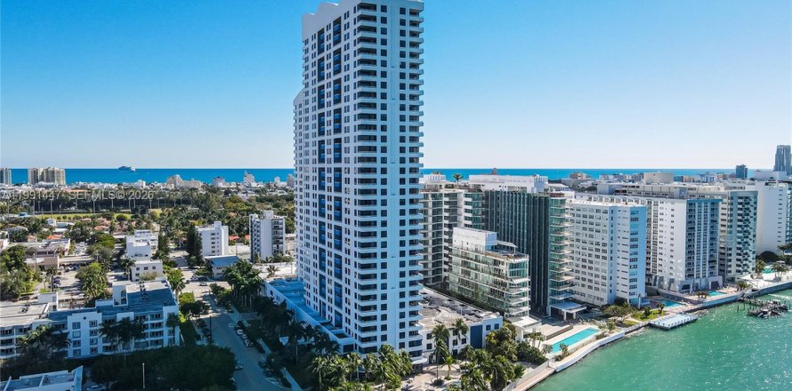 Condo in Miami Beach, Florida, 1 bedroom  № 2052244