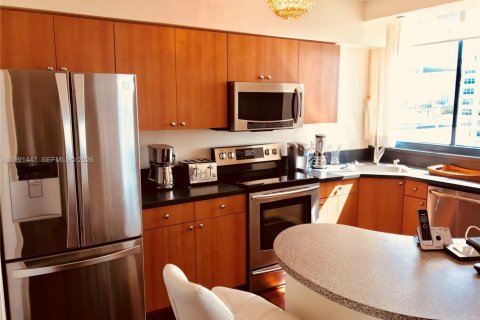 Condo in Miami Beach, Florida, 1 bedroom  № 2052244 - photo 5