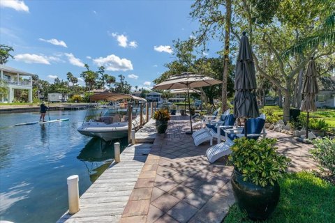 Villa ou maison à vendre à Weeki Wachee, Floride: 4 chambres, 200.3 m2 № 1909839 - photo 6