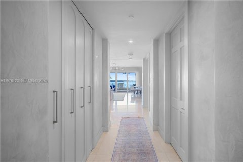 Copropriété à vendre à Fisher Island, Floride: 2 chambres, 181.16 m2 № 2048018 - photo 12