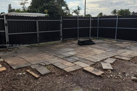 Снять в аренду виллу или дом в Майами, Флорида 3 спальни, 111.48м2, № 2003864 - фото 11