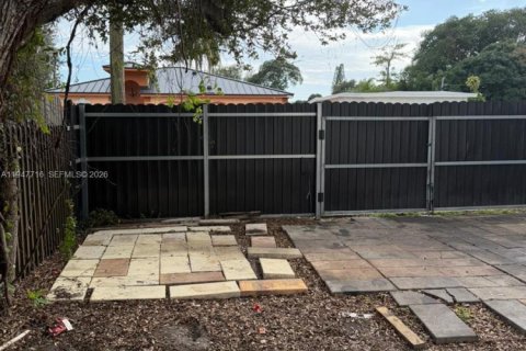 Снять в аренду виллу или дом в Майами, Флорида 3 спальни, 111.48м2, № 2003864 - фото 10