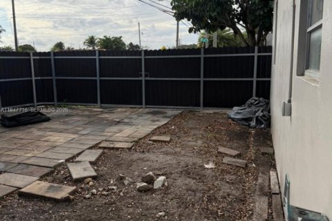 Снять в аренду виллу или дом в Майами, Флорида 3 спальни, 111.48м2, № 2003864 - фото 9