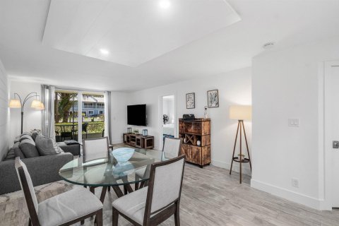 Copropriété à louer à Lighthouse Point, Floride: 2 chambres, 91.42 m2 № 2190271 - photo 9