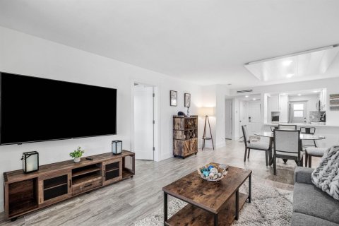 Copropriété à louer à Lighthouse Point, Floride: 2 chambres, 91.42 m2 № 2190271 - photo 13