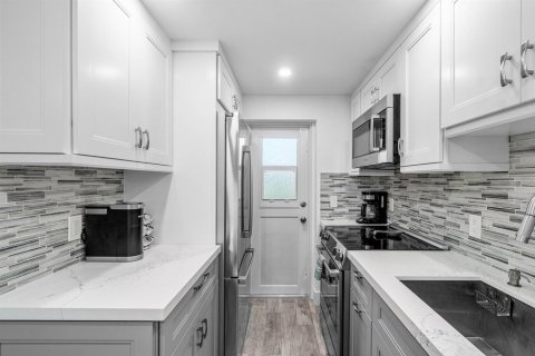 Copropriété à louer à Lighthouse Point, Floride: 2 chambres, 91.42 m2 № 2190271 - photo 2