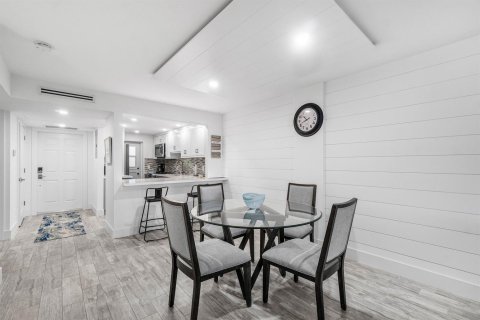 Copropriété à louer à Lighthouse Point, Floride: 2 chambres, 91.42 m2 № 2190271 - photo 7