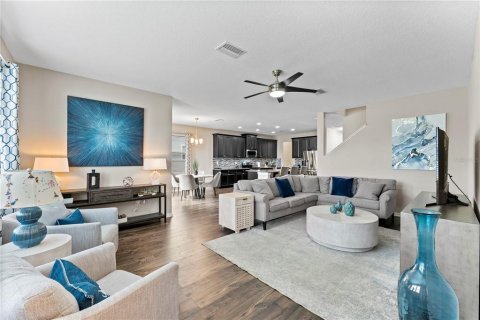 House in Spring Hill, Florida 5 bedrooms, 328.04 sq.m. № 1388781 - photo 26