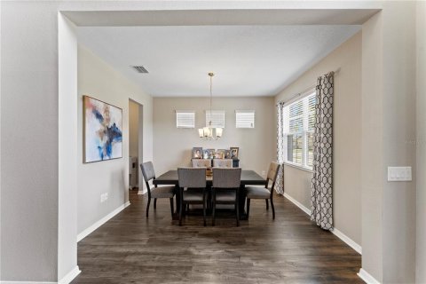 House in Spring Hill, Florida 5 bedrooms, 328.04 sq.m. № 1388781 - photo 6