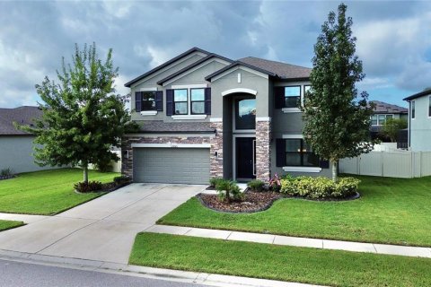 House in Spring Hill, Florida 5 bedrooms, 328.04 sq.m. № 1388781 - photo 1
