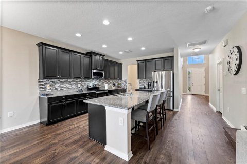 House in Spring Hill, Florida 5 bedrooms, 328.04 sq.m. № 1388781 - photo 17