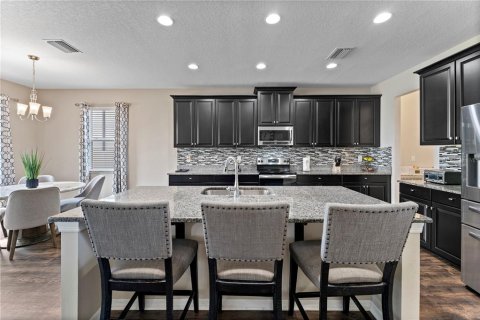 House in Spring Hill, Florida 5 bedrooms, 328.04 sq.m. № 1388781 - photo 18