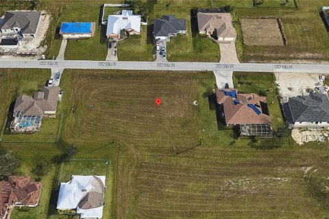Land in Cape Coral, Florida № 1613087 - photo 2