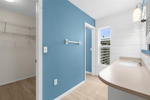 House in Venice, Florida 2 bedrooms, 154.96 sq.m. № 1811085 - photo 17