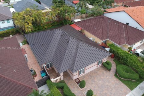 Дом в Майами, Флорида 3 спальни, 153.75м2 № 2005603