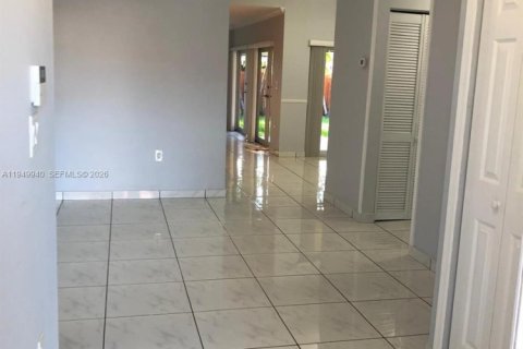 Снять в аренду виллу или дом в Майами, Флорида 3 спальни, 153.75м2, № 2005603 - фото 6