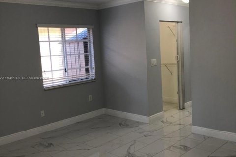 Снять в аренду виллу или дом в Майами, Флорида 3 спальни, 153.75м2, № 2005603 - фото 12